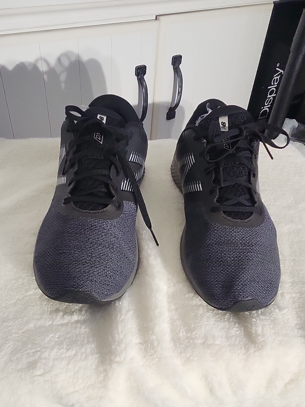 New Balance Men's Black and Gray Athletic Running Shoes